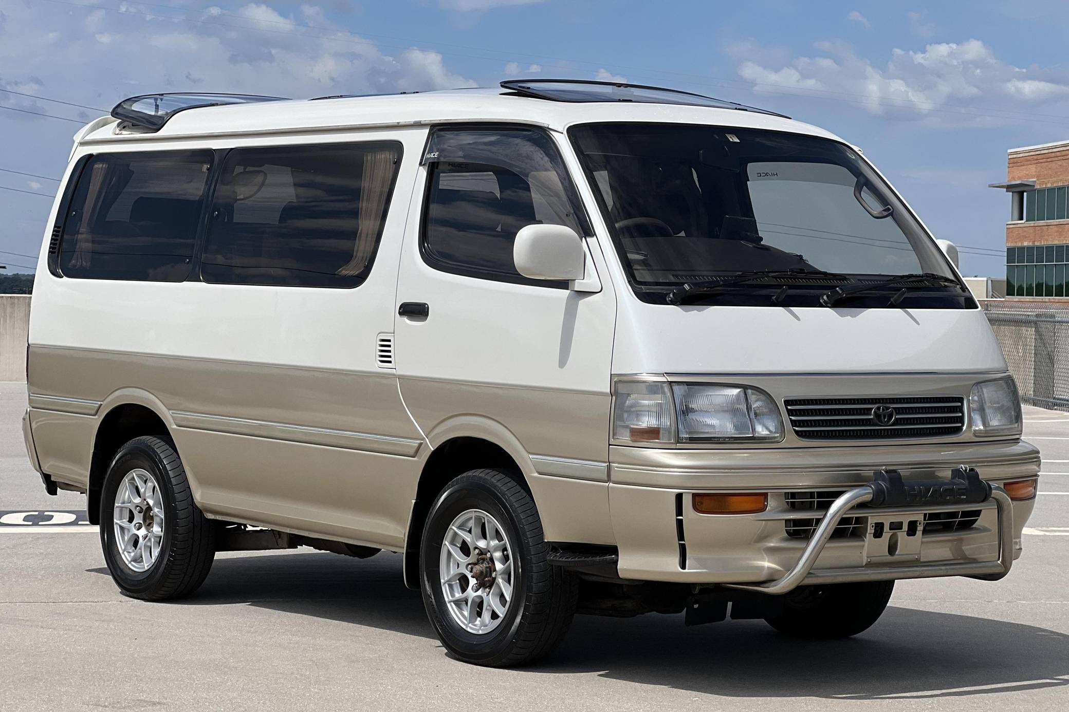 Toyota Hiace Super Custom